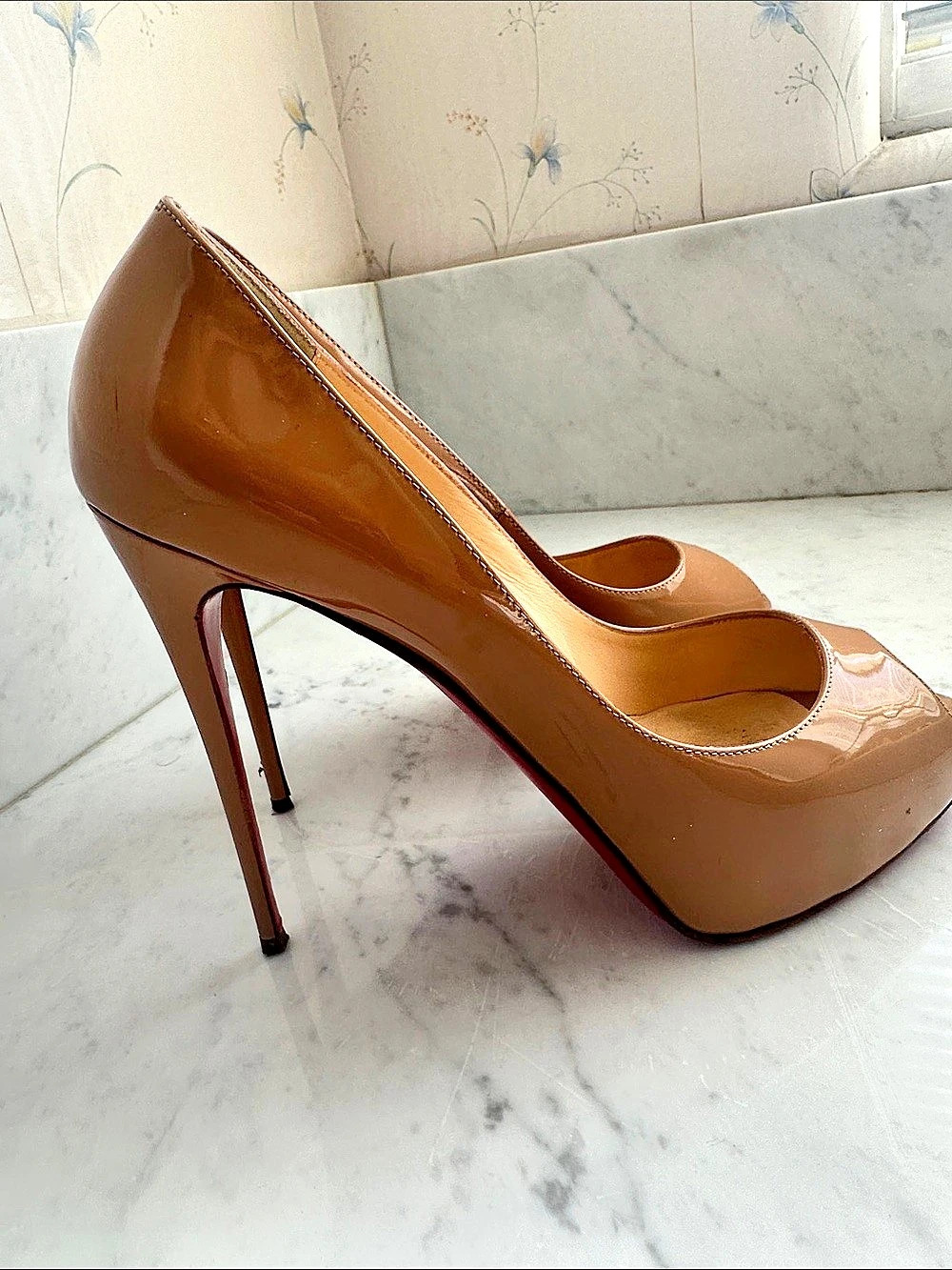 Christian Louboutin New Very Prive 120 Patent Peep Toe Pump Brown EU 38